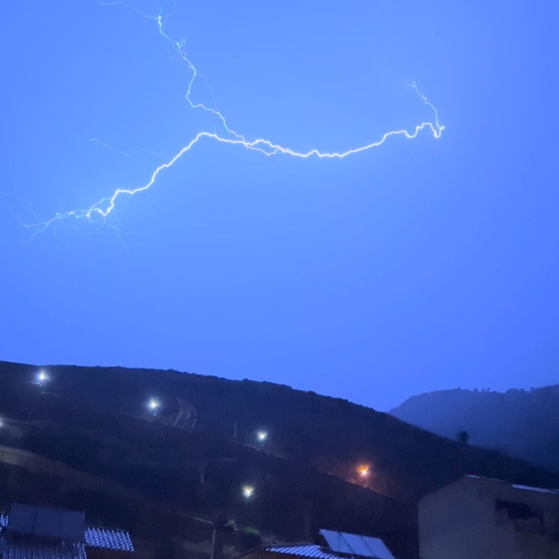 FOTO TORMENTA. CARLOS DELGADO (PADUL)