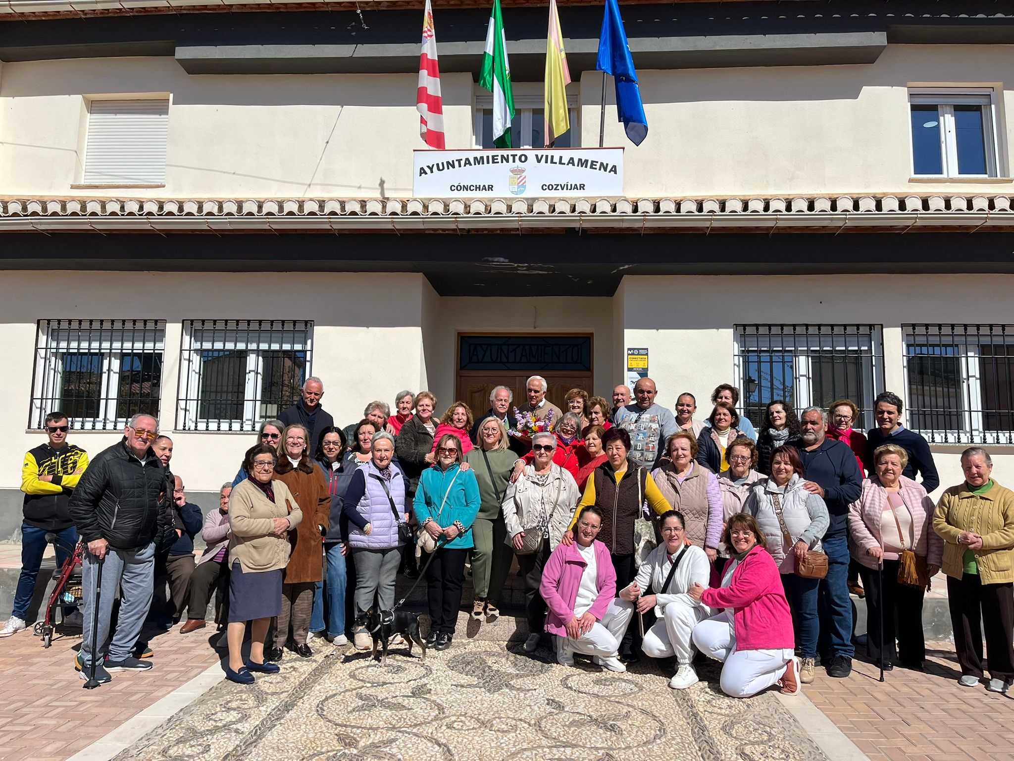 Villamena despide con emoción al doctor Juan Megías tras 35 años de entrega y humanidad