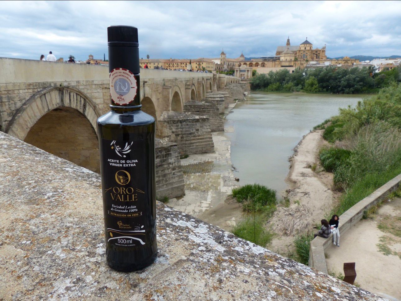 El aceite Orovalle recibe el máximo reconocimiento en los Premios Mezquita 2026