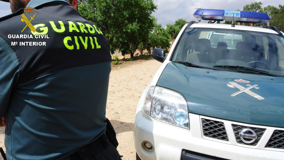 La Guardia Civil detiene a un hombre por incendiar de forma intencionada un contenedor en Padul