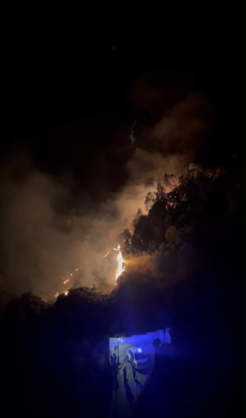 Un incendio de madrugada sobresalta a los vecinos de Ízbor