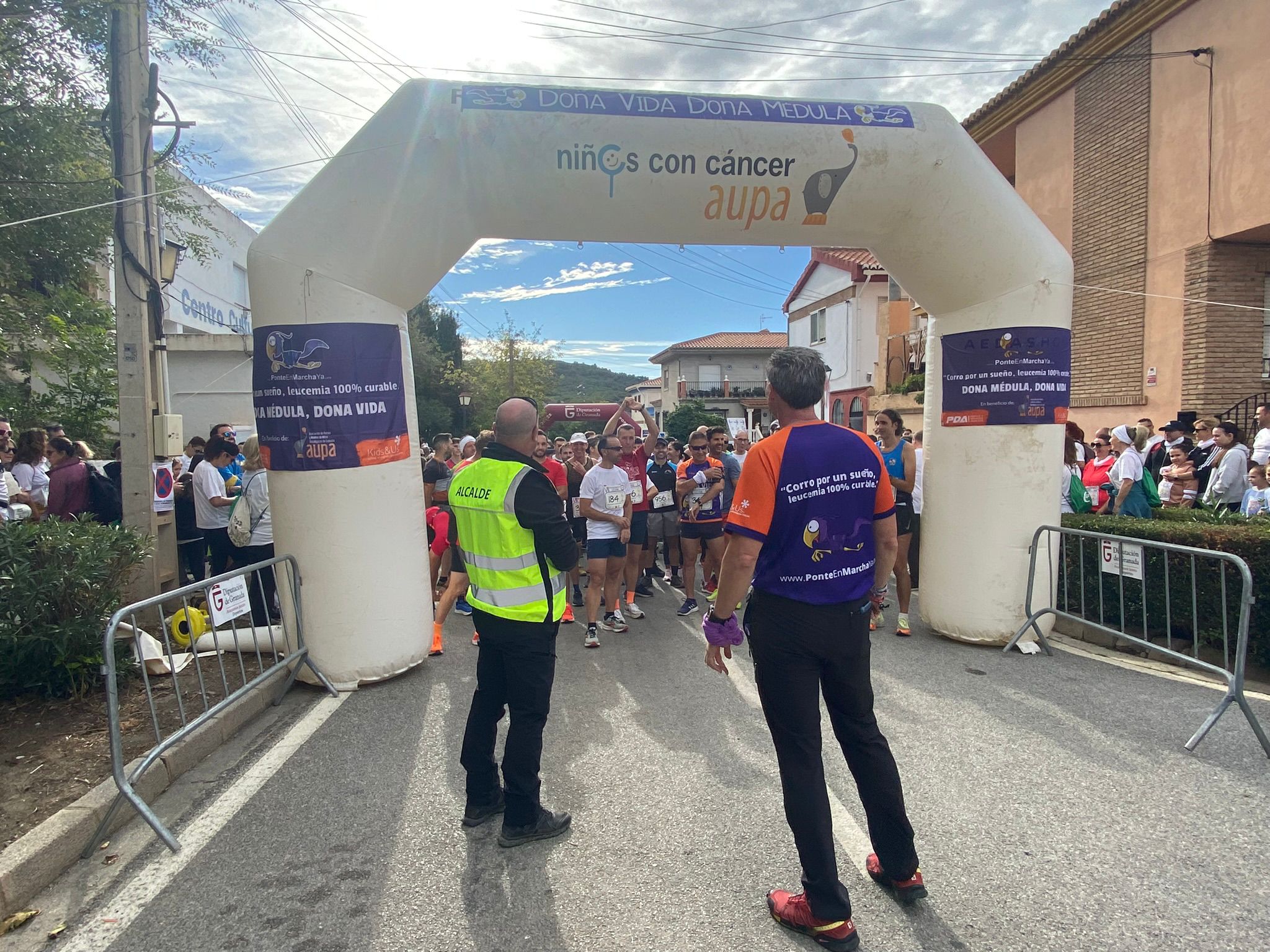 Lecrín vuelve a correr por un sueño, su carrera solidaria celebra su  X edición mirando de frente a la leucemia infantil