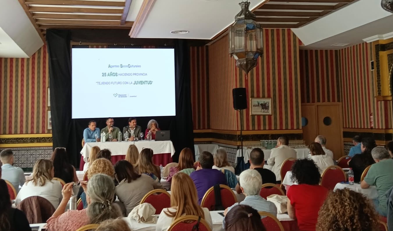 Diputación celebra 25 años de políticas de juventud con unas jornadas provinciales en Almuñécar